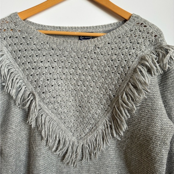 Knit fringe sweater - Picture 5 of 9